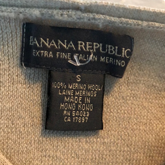 Banana Republic 100% Wool Sweater - Picture 3 of 6